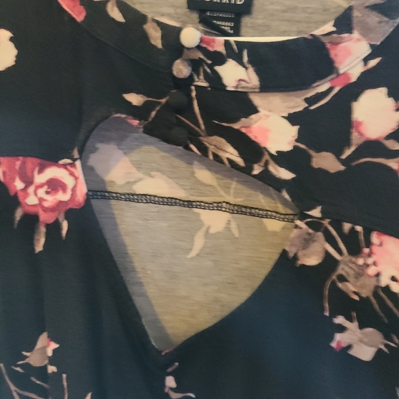 Torrid top - Picture 2 of 3